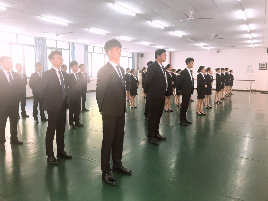 风度翩翩的男同学们