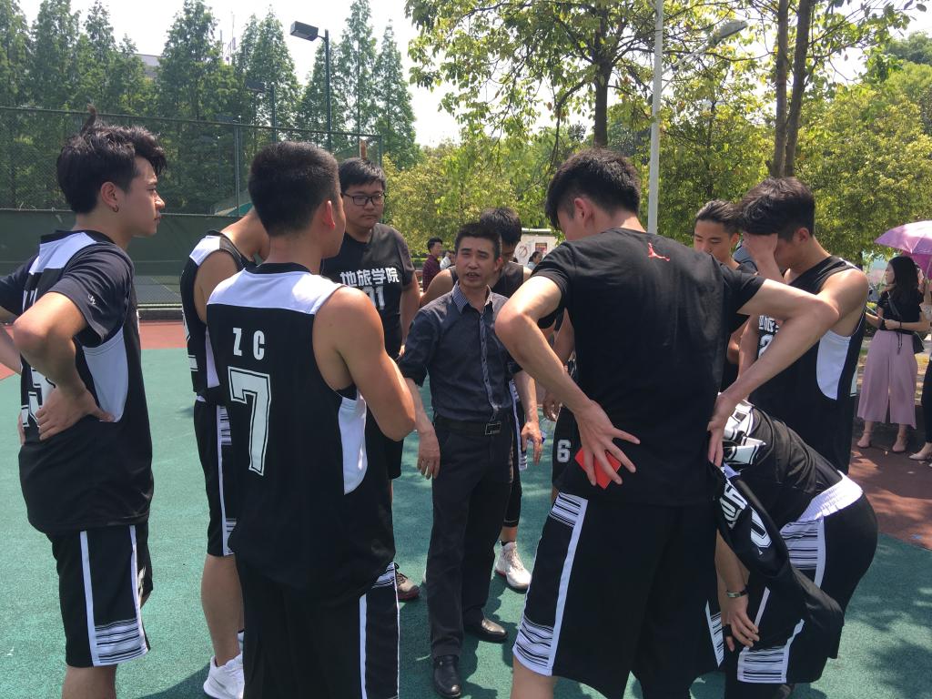 党委副书记陈祖权老师现场指导